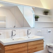 OS Wohnkonzept steht für hochwertige, maßgeschneiderte und passgenaue Möbel, die langlebig, robust und wirkungsvoll Ihr Zuhause verschönern und aufwerten. Unsere begeisterten Kunden kommen aus der Rhein-Neckar-Region, rund um Karlsruhe, Pforzheim, Mannheim, Heidelberg, Walldorf, Ludwigshafen, Baden-Baden, Ettlingen, Sinsheim, Bruchsal, Hockenheim, Schwetzingen.