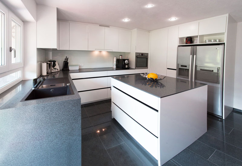 OS Wohnkonzept steht für hochwertige, maßgeschneiderte und passgenaue Möbel, die langlebig, robust und wirkungsvoll Ihr Zuhause verschönern und aufwerten. Unsere begeisterten Kunden kommen aus der Rhein-Neckar-Region, rund um Karlsruhe, Pforzheim, Mannheim, Heidelberg, Walldorf, Ludwigshafen, Baden-Baden, Ettlingen, Sinsheim, Bruchsal, Hockenheim, Schwetzingen.